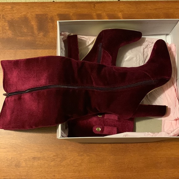 Burgundy velvet boots - Picture 2 of 6